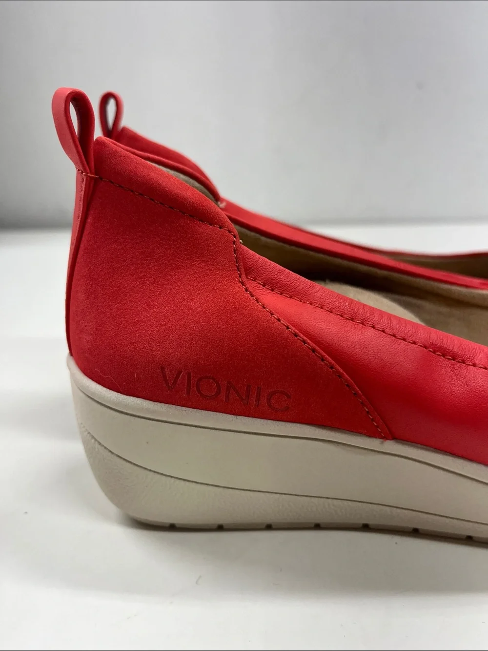 Brand New Vionic Jacey Slip-On Wedge Shoes Poppy Size 7.5